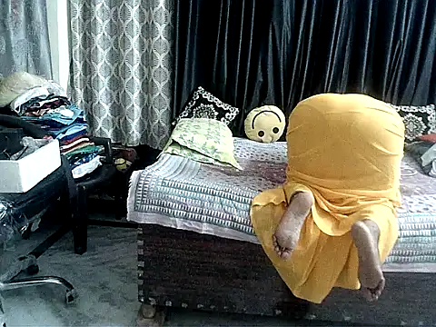 Snapshot of Anaconda-Mall chatting on October 17, 2025, 3:58 pm Anaconda-Mall online show from October 17, 2025, 3:58 pm