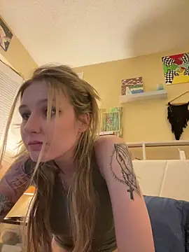 Snapshot of AutumnTides chatting on February 3, 2026, 10:37 pm AutumnTides online show from February 3, 2026, 10:37 pm