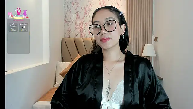 Snapshot of Yuna__Min chatting on September 29, 2025, 2:23 pm Yuna  Min online show from September 29, 2025, 2:23 pm