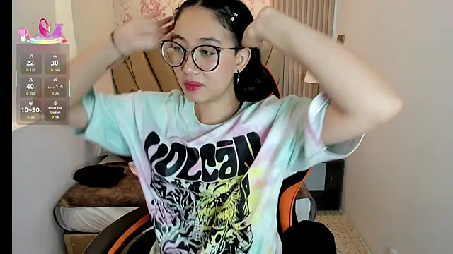 Snapshot of Yuna__Min chatting on September 12, 2025, 7:35 pm Yuna  Min online show from September 12, 2025, 7:35 pm