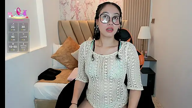 Snapshot of Yuna__Min chatting on October 4, 2025, 12:07 pm Yuna  Min online show from October 4, 2025, 12:07 pm