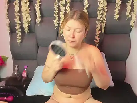 JuliettaRousse69 online show from November 13, 2025, 12:31 pm