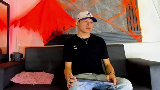 jeremytonner online show from October 28, 2025, 4:02 am