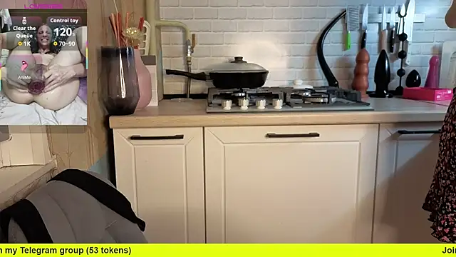 Edena  online show from October 4, 2025, 1:51 am