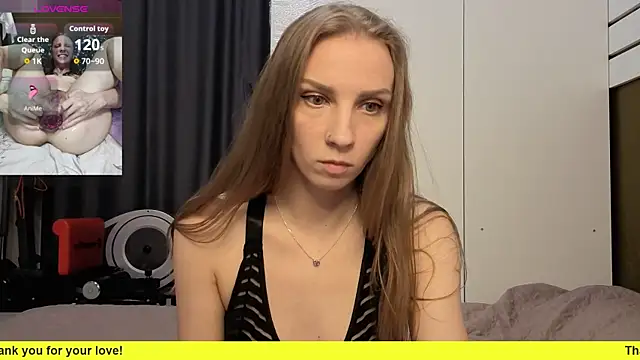 Edena  online show from September 25, 2025, 10:16 pm