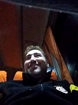 mert0359 online show from October 3, 2025, 9:27 pm