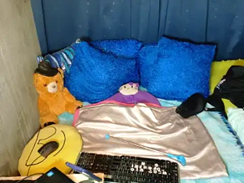 xxloveheart online show from September 17, 2025, 5:31 am