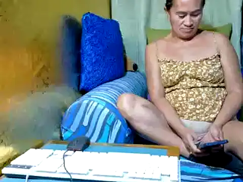 xxloveheart online show from March 24, 2026, 10:10 pm