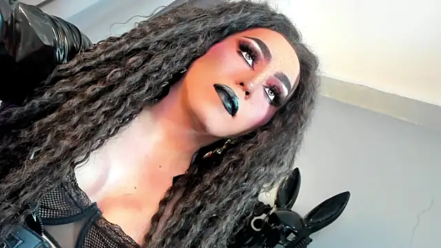 Snapshot of MagnaCumLoader17 chatting on January 7, 2026, 12:37 am MagnaCumLoader17 online show from January 7, 2026, 12:37 am