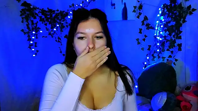 Snapshot of ChloeRicc chatting on December 18, 2025, 11:14 am ChloeRicc online show from December 18, 2025, 11:14 am