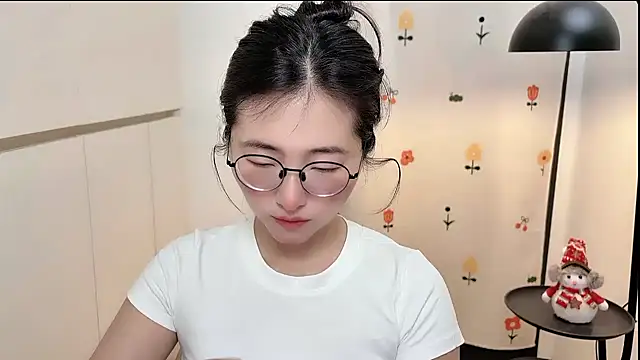 Snapshot of Rosalind_xixi chatting on April 12, 2026, 1:03 pm Rosalind xixi online show from April 12, 2026, 1:03 pm