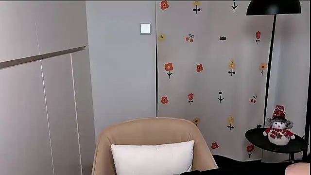 Snapshot of Rosalind_xixi chatting on April 14, 2026, 10:09 am Rosalind xixi online show from April 14, 2026, 10:09 am