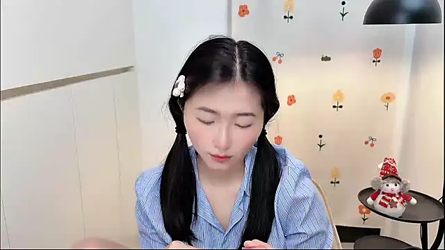 Snapshot of Rosalind_xixi chatting on April 17, 2026, 1:52 am Rosalind xixi online show from April 17, 2026, 1:52 am