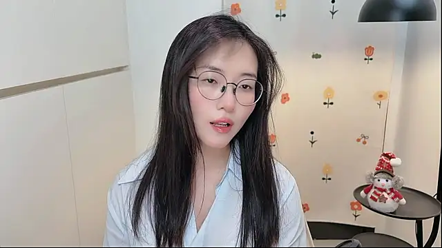 Snapshot of Rosalind_xixi chatting on May 5, 2026, 2:42 pm Rosalind xixi online show from May 5, 2026, 2:42 pm