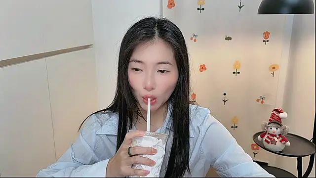 Snapshot of Rosalind_xixi chatting on May 5, 2026, 2:36 am Rosalind xixi online show from May 5, 2026, 2:36 am