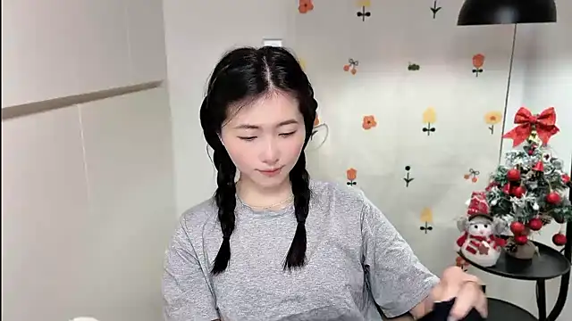 Snapshot of Rosalind_xixi chatting on March 8, 2026, 11:24 am Rosalind xixi online show from March 8, 2026, 11:24 am