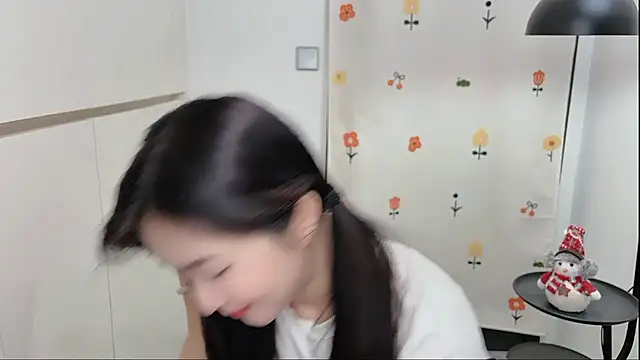 Snapshot of Rosalind_xixi chatting on May 9, 2026, 1:31 am Rosalind xixi online show from May 9, 2026, 1:31 am