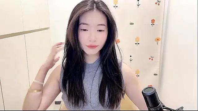 Rosalind xixi online show from October 10, 2025, 7:53 am