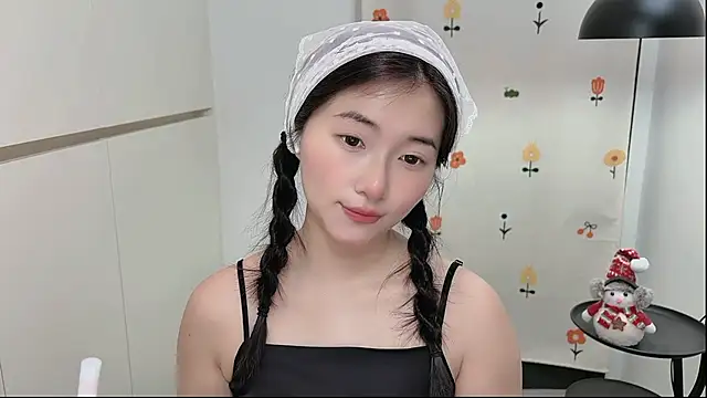 Snapshot of Rosalind_xixi chatting on May 6, 2026, 3:21 am Rosalind xixi online show from May 6, 2026, 3:21 am
