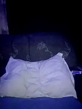 Snapshot of LunaMell chatting on October 15, 2025, 7:33 pm LunaMell online show from October 15, 2025, 7:33 pm