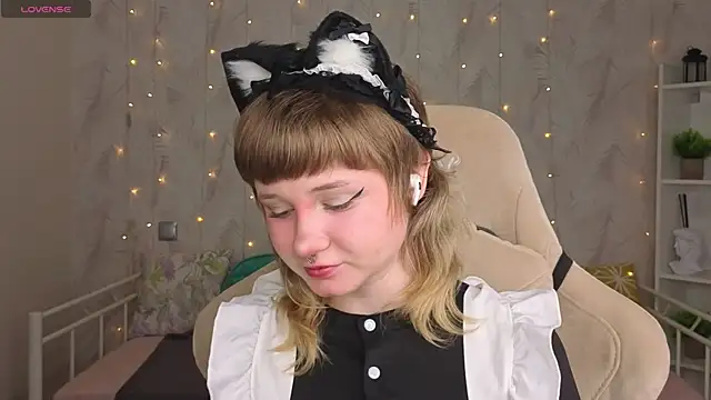 Tori Cutie online show from June 4, 2026, 12:15 am