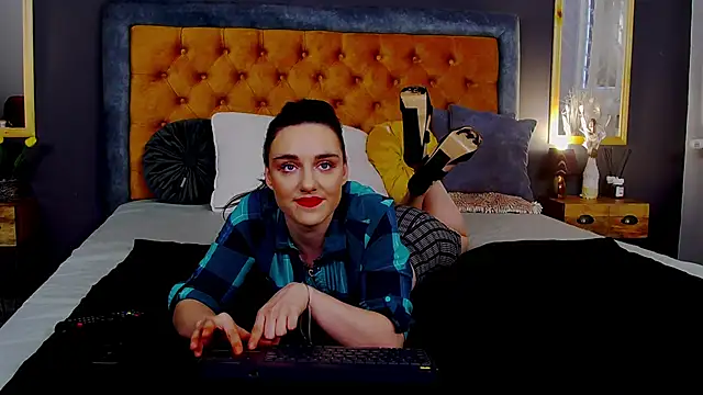 Snapshot of Jessica_White_ chatting on April 14, 2026, 4:28 am Jessica White online show from April 14, 2026, 4:28 am