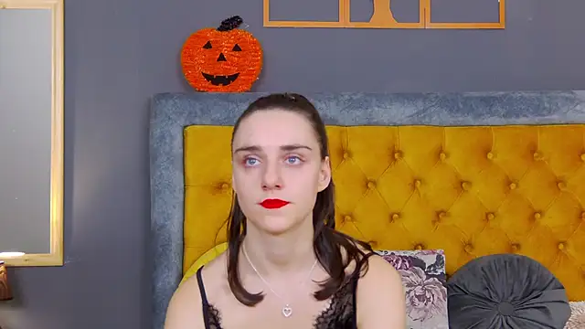 Jessica White  online show from November 21, 2025, 4:00 am