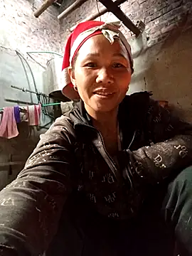 Snapshot of TinTin321 chatting on December 15, 2025, 5:02 am TinTin321 online show from December 15, 2025, 5:02 am