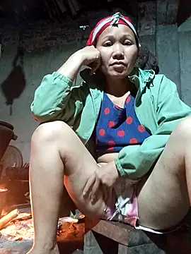 Snapshot of TinTin321 chatting on November 1, 2025, 10:20 am TinTin321 online show from November 1, 2025, 10:20 am