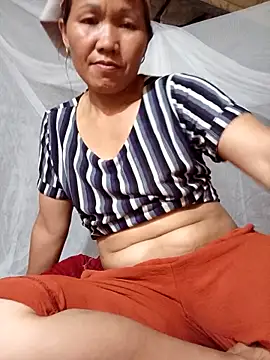 Snapshot of TinTin321 chatting on October 18, 2025, 12:40 pm TinTin321 online show from October 18, 2025, 12:40 pm