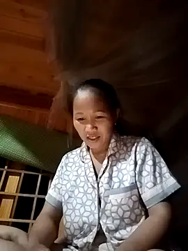 Snapshot of TinTin321 chatting on October 10, 2025, 11:33 am TinTin321 online show from October 10, 2025, 11:33 am