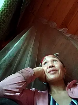 Snapshot of TinTin321 chatting on October 21, 2025, 8:36 am TinTin321 online show from October 21, 2025, 8:36 am