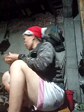 Snapshot of TinTin321 chatting on November 13, 2025, 11:14 am TinTin321 online show from November 13, 2025, 11:14 am