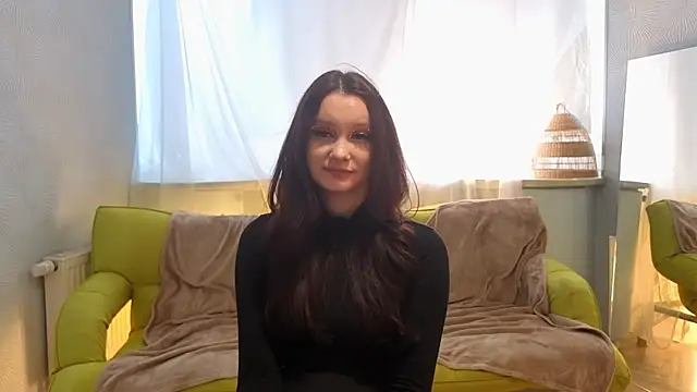 EvaDowe online show from October 9, 2025, 4:13 am