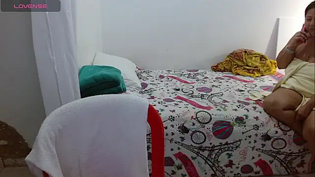 Snapshot of 18and45couple chatting on April 29, 2026, 7:31 pm 18and45couple online show from April 29, 2026, 7:31 pm