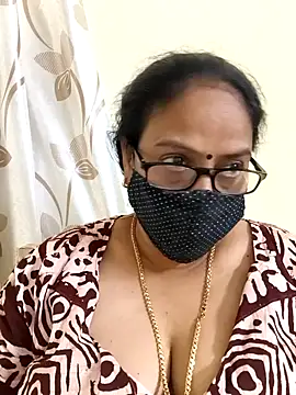 Snapshot of heera-rani chatting on April 30, 2026, 10:11 am heera-rani online show from April 30, 2026, 10:11 am