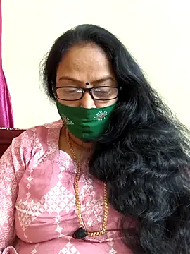 Snapshot of heera-rani chatting on March 31, 2026, 5:53 am heera-rani online show from March 31, 2026, 5:53 am