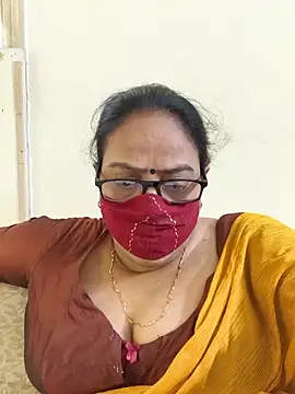 Snapshot of heera-rani chatting on May 28, 2026, 6:32 am heera-rani online show from May 28, 2026, 6:32 am