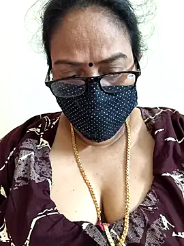 Snapshot of heera-rani chatting on April 8, 2026, 6:26 am heera-rani online show from April 8, 2026, 6:26 am