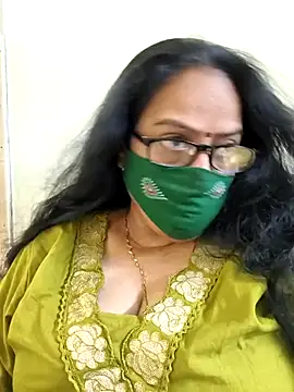 Snapshot of heera-rani chatting on May 11, 2026, 5:31 am heera-rani online show from May 11, 2026, 5:31 am