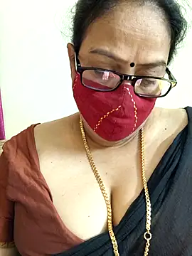 Snapshot of heera-rani chatting on April 13, 2026, 5:22 am heera-rani online show from April 13, 2026, 5:22 am