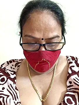 Snapshot of heera-rani chatting on April 16, 2026, 12:17 pm heera-rani online show from April 16, 2026, 12:17 pm