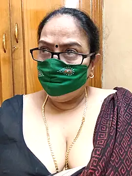 Snapshot of heera-rani chatting on March 7, 2026, 5:25 am heera-rani online show from March 7, 2026, 5:25 am