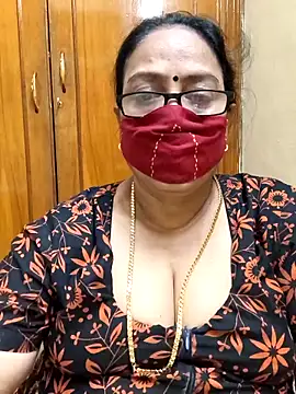 Snapshot of heera-rani chatting on March 18, 2026, 1:35 pm heera-rani online show from March 18, 2026, 1:35 pm