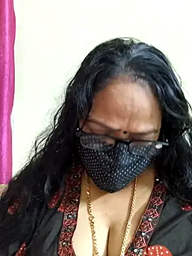 Snapshot of heera-rani chatting on April 5, 2026, 5:58 am heera-rani online show from April 5, 2026, 5:58 am