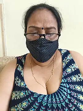 Snapshot of heera-rani chatting on May 23, 2026, 8:24 am heera-rani online show from May 23, 2026, 8:24 am