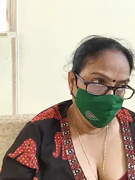 Snapshot of heera-rani chatting on May 30, 2026, 7:04 am heera-rani online show from May 30, 2026, 7:04 am