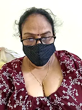 Snapshot of heera-rani chatting on May 16, 2026, 6:34 am heera-rani online show from May 16, 2026, 6:34 am