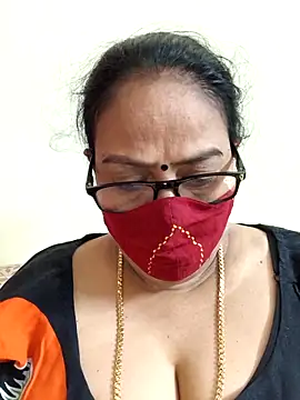 Snapshot of heera-rani chatting on April 11, 2026, 7:27 am heera-rani online show from April 11, 2026, 7:27 am