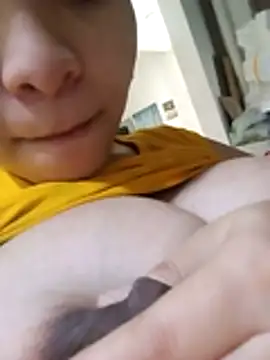 Snapshot of VictoriDior chatting on November 4, 2025, 8:12 pm VictoriDior online show from November 4, 2025, 8:12 pm